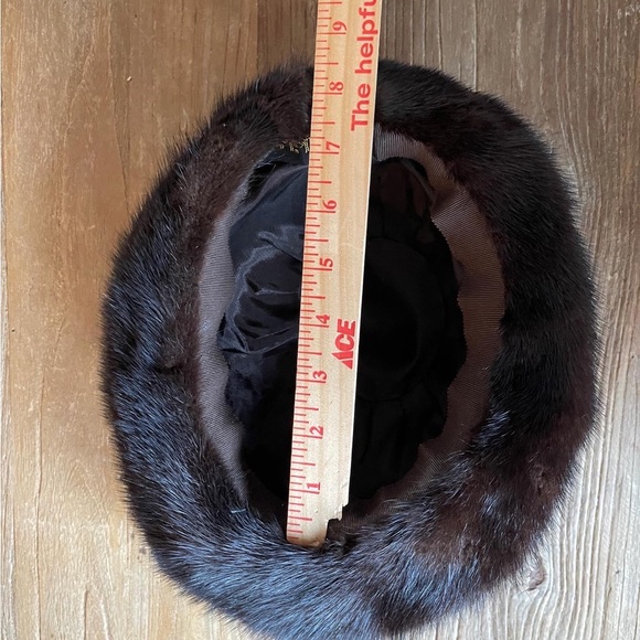 SOLD: Chic high quality brown mink hat for women. - Picture 10 of 11
